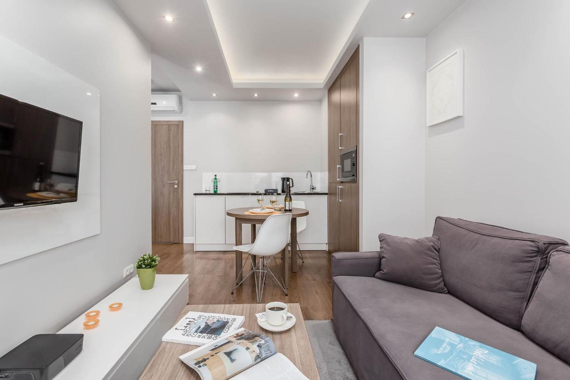 Rent Like Home - Oxygen Wronia 45 II Varsó Kültér fotó