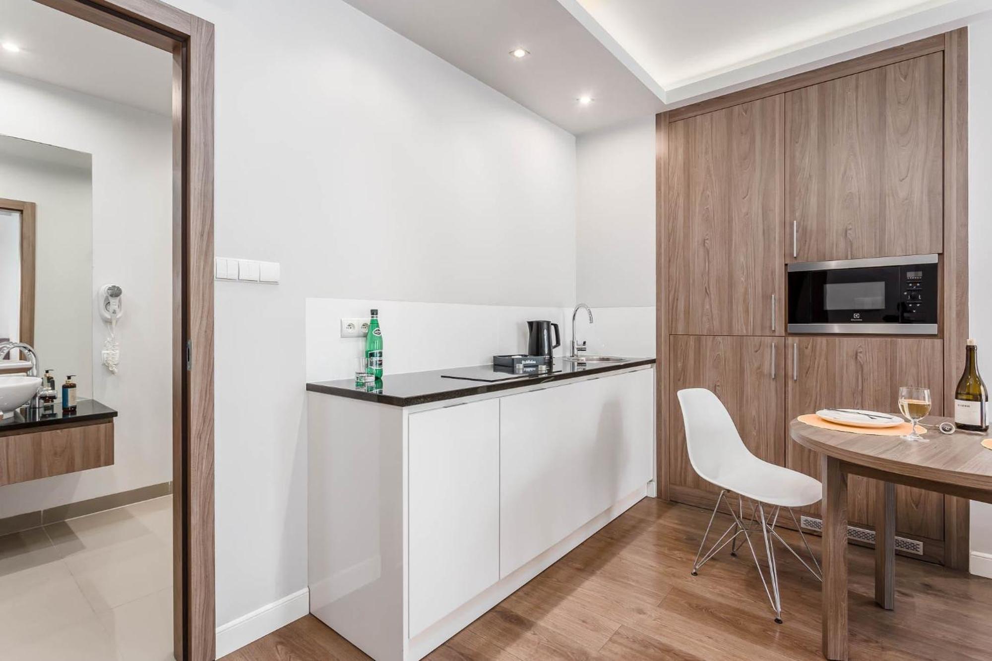 Rent Like Home - Oxygen Wronia 45 II Varsó Kültér fotó